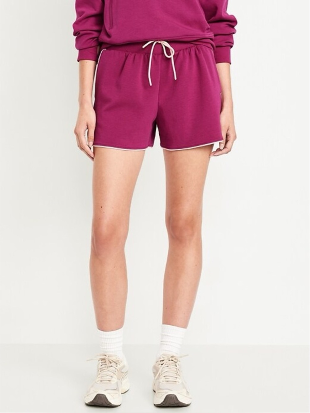 Old Navy Extra High-Waisted Dynamic Fleece Sweat Shorts Medium